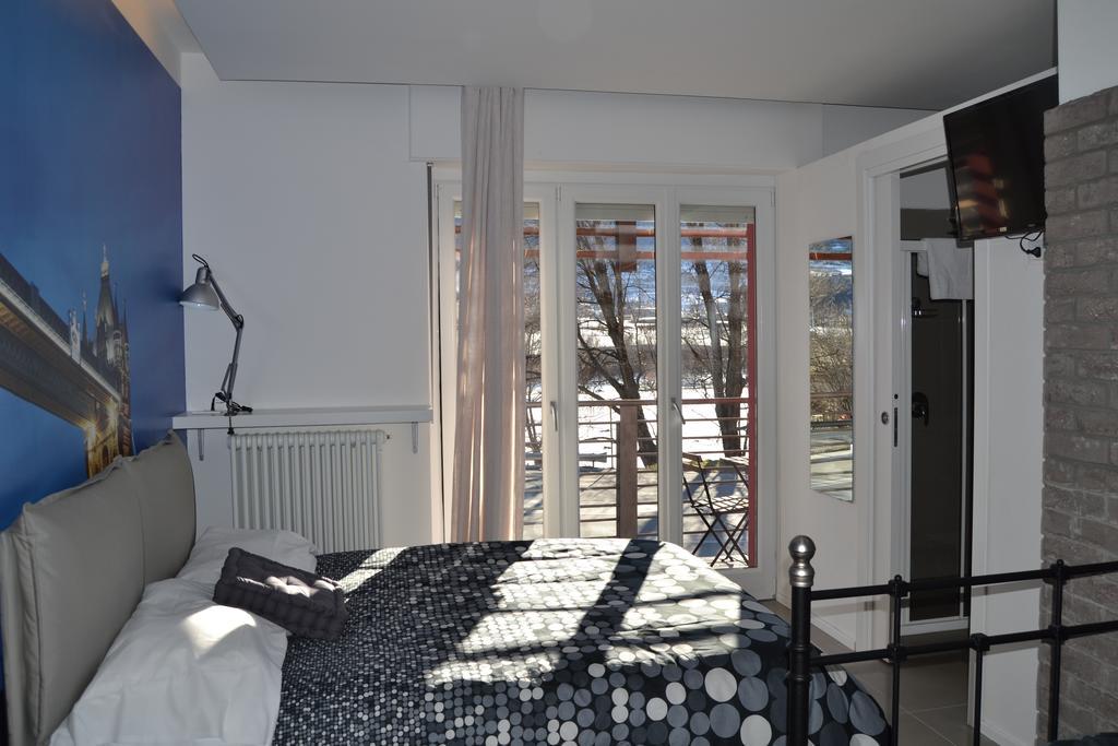 أَويستا Affittacamere Smile Accomodation الغرفة الصورة
