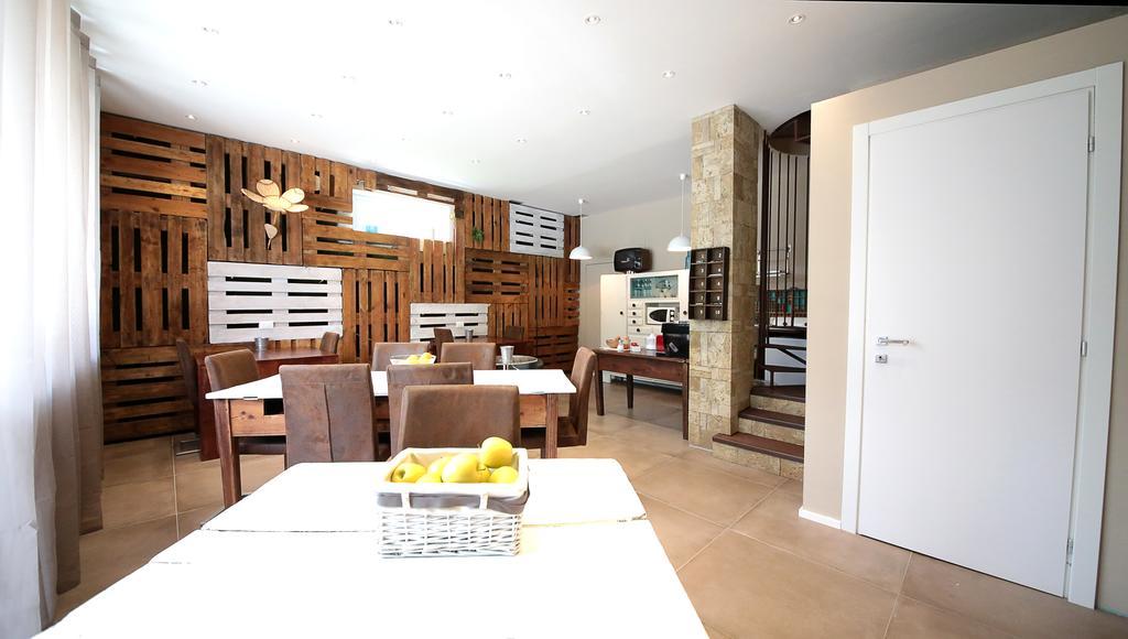 أَويستا Affittacamere Smile Accomodation المظهر الخارجي الصورة